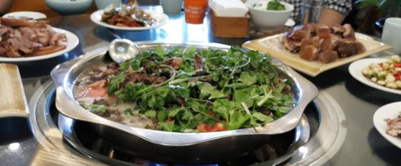 杨湾乡周村的农家土菜：“清烧牛肉”