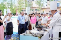 烹饪大师胡晓远应邀参加江西浮梁县美食节活动